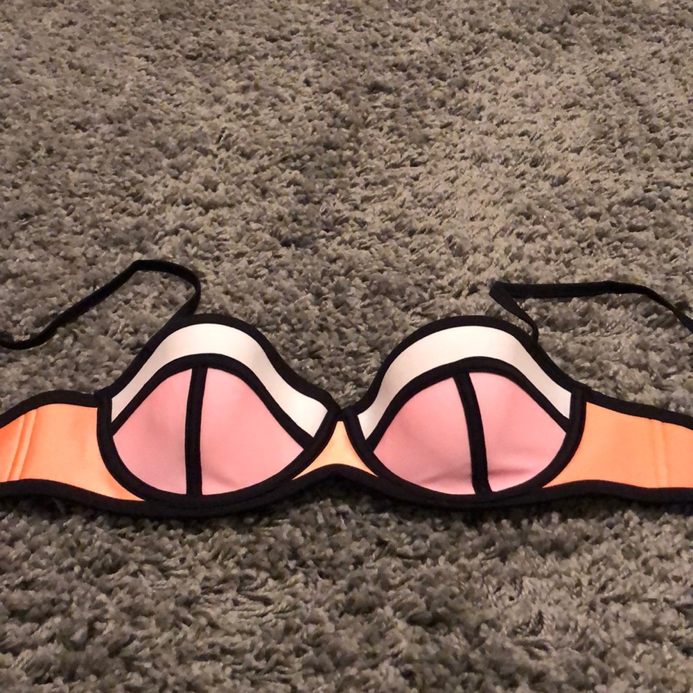 Triangl bikini top